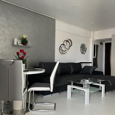 Luxury Westpark 2-Room Apartment Lakeview W5 Bucareste Exterior foto