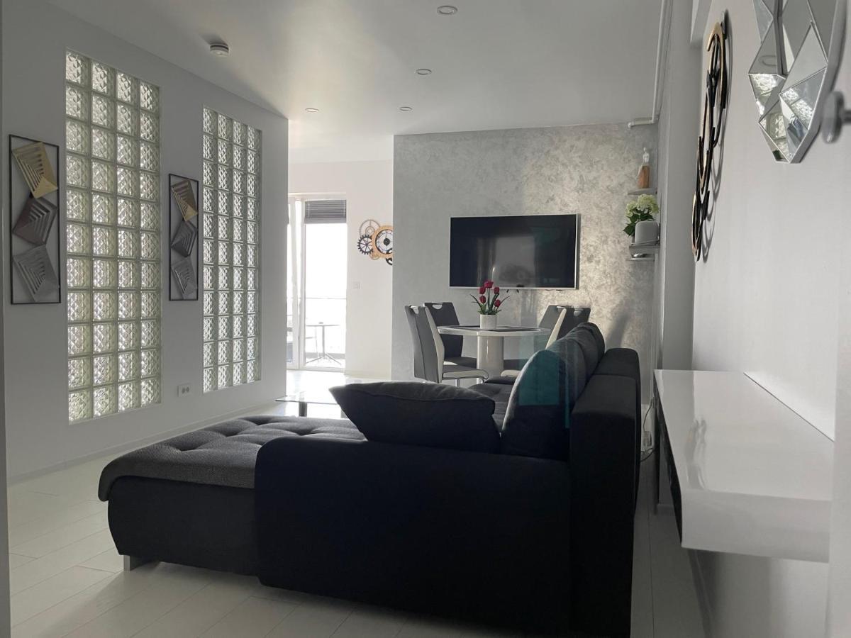 Luxury Westpark 2-Room Apartment Lakeview W5 Bucareste Exterior foto