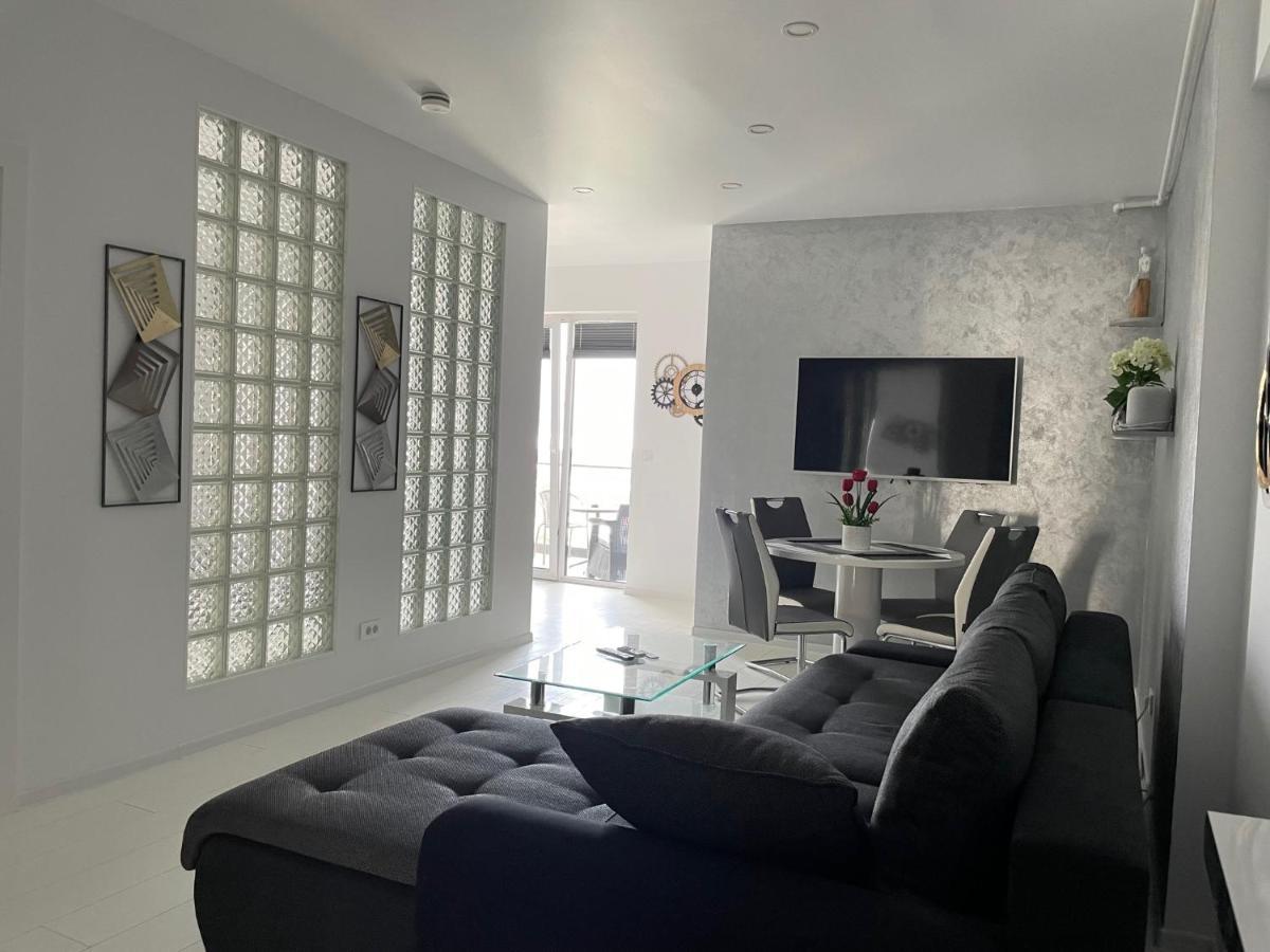 Luxury Westpark 2-Room Apartment Lakeview W5 Bucareste Exterior foto