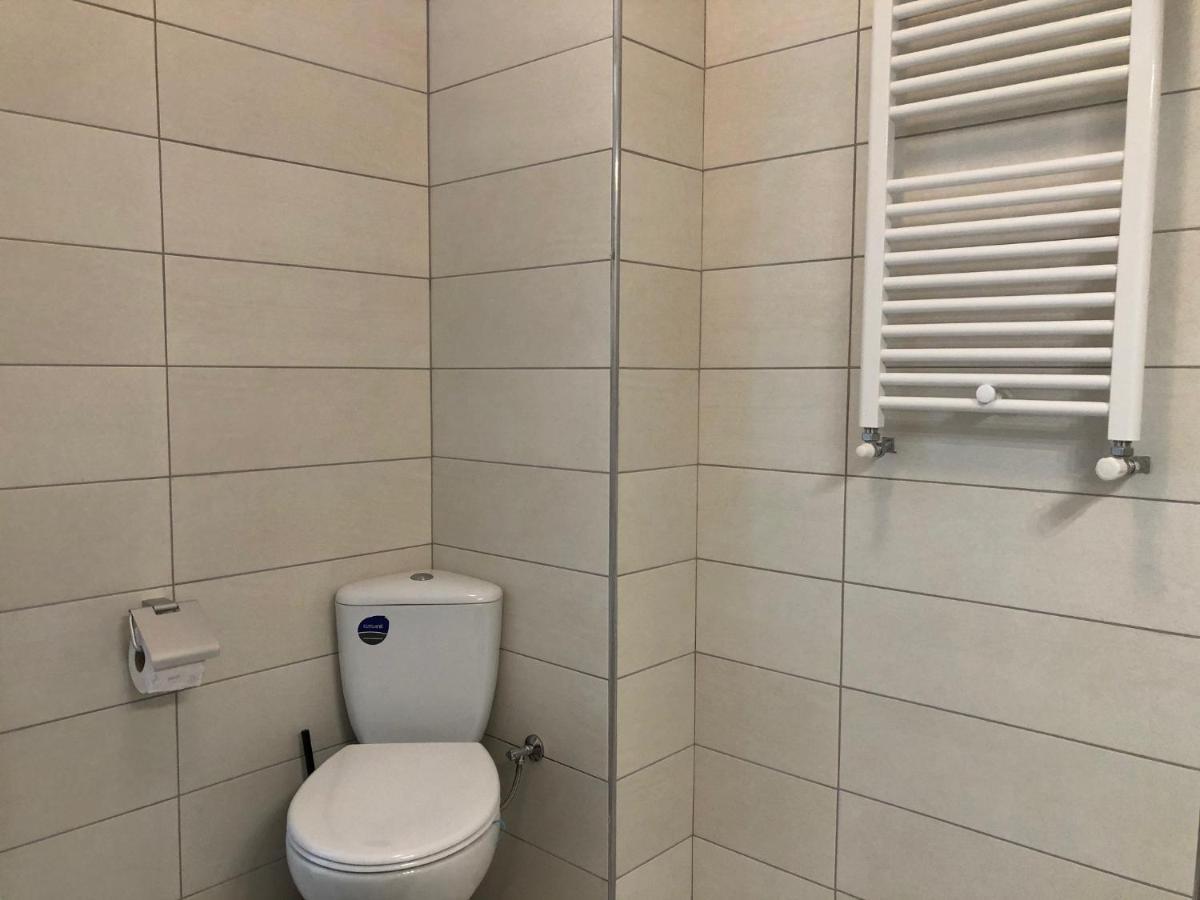 Luxury Westpark 2-Room Apartment Lakeview W5 Bucareste Exterior foto